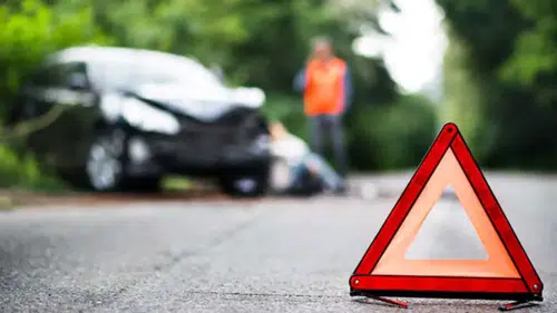 Kamyonet ile motosiklet çarpıştı; 2 ölü