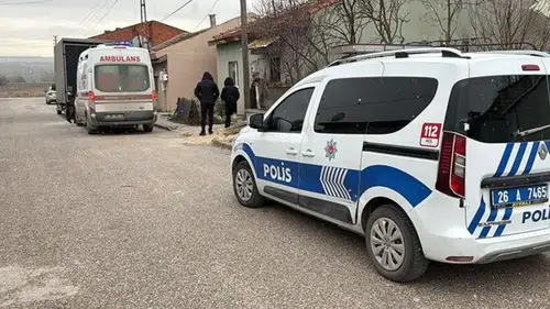 Yatağında ölü bulundu