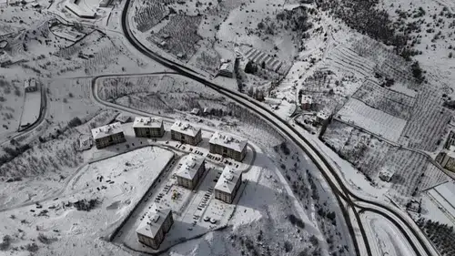 Hadim beyaza büründü: Kar manzarası hayran bıraktı