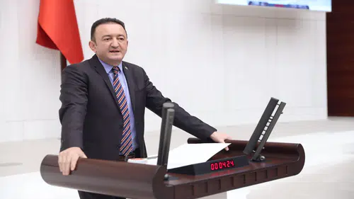 Barış Bektaş'tan, belediyelerden emlak vergilerine yaptıkları zammı geri çekmesi çağrısı