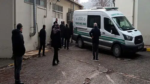 Yeni aldıkları otomobille evlerine dönerken kaza yapan 3 kardeş öldü