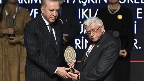 Konya’ya büyük gurur: Ödülü Cumhurbaşkanı Erdoğan'dan aldı!