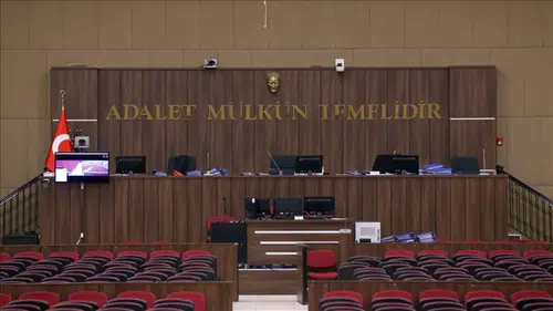 40 bin dolarlık kol saatini çalan 3 sanığa dava