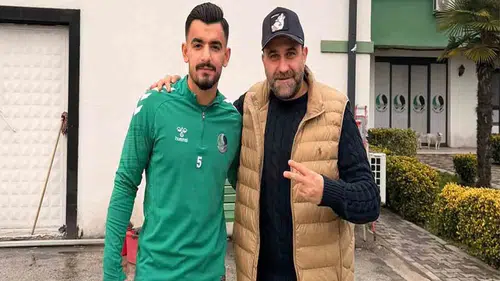 Sakaryaspor 5 futbolcuyu renklerine bağladı