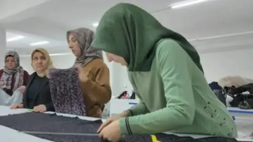 Konya'nın meşhur bezi yeniden hayat buluyor: Geleneksel dokuma atölyesi açıldı