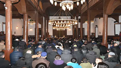 Seyyidharun Camii’nde Miraç Kandili dualarla idrak edildi