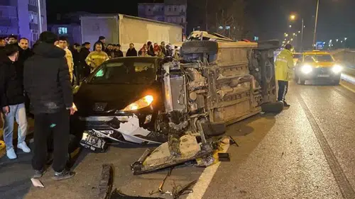 Ticari araç, sürücü ile TIR'a çarptı: 1 ölü