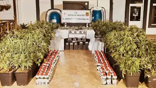 6 milyon uyuşturucu hap ile 270 kilogram uyuşturucu ele geçirdi