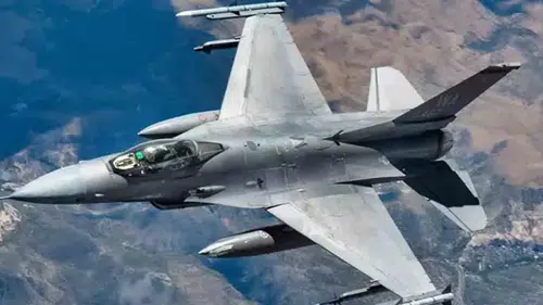 Tayvan'da F-16 savaş uçağı düştü