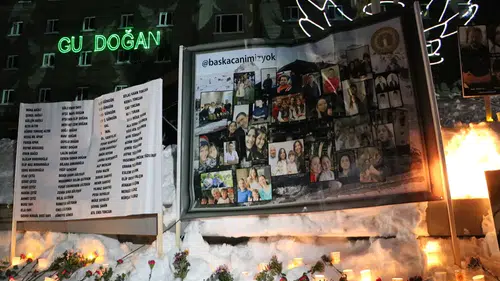 Kartalkaya'da oteldeki yangın faciasında yaşamını yitirenler anıldı