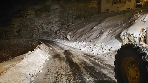 Konya ilçelerinde ekipler 7/24 sahada: Tüm yollarda çalışma var!