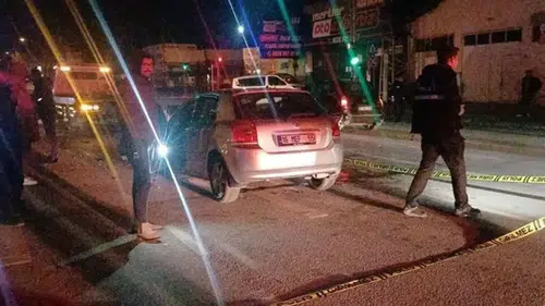 Çekiciye arkadan çarpan sürücü yaralandı