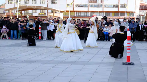 Üniversiteliler Kış Şenliği'nin 2.günü tamamlandı