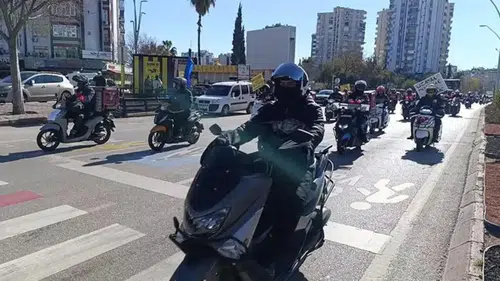 Kuryeler, kontak kapatıp eylem yaptı