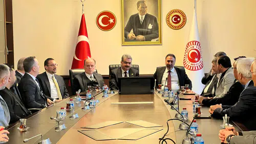 Konya Vekili Erdem, Konyalı muhtarları Meclis’te ağırladı