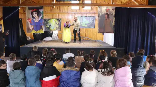 Konya'da minik kalplere tiyatro sürprizi!