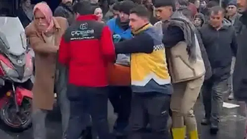 Sanal medya ünlüsü kasaba silahlı saldırı