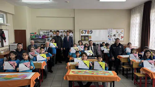 Konya Merkezi İlkokulu’nda karne coşkusu