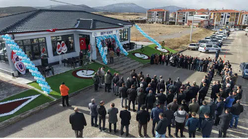 Beyşehir'de Bey Kafe hizmete açıldı