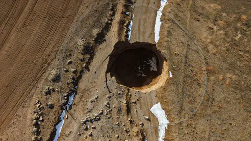 Konya kent merkezine 30 kilometre mesafede obruk oluştu