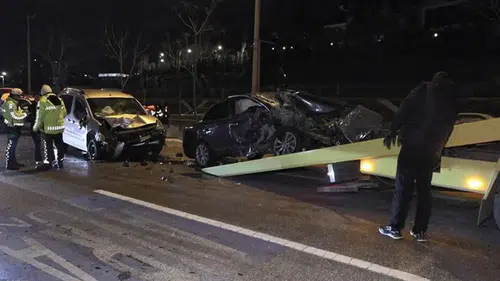 Hafriyat kamyonuna çarpan otomobilin sürücüsü ağır yaralandı