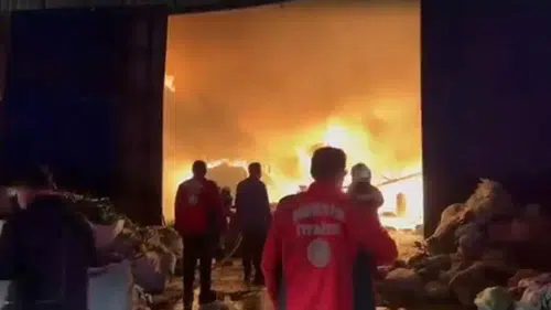 Geri dönüşüm tesisinde yangın
