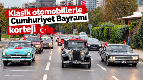 Klasik otomobillerle Cumhuriyet Bayramı korteji