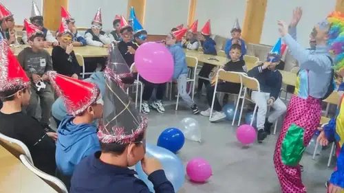 Konya'da koruma altındaki çocuklara unutulmaz gün yaşattılar!