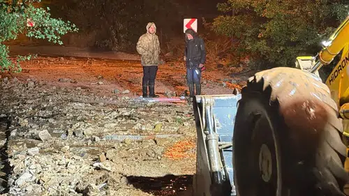 Konya'da yağış sonrası heyelan: Ekipler acil sahaya indi!