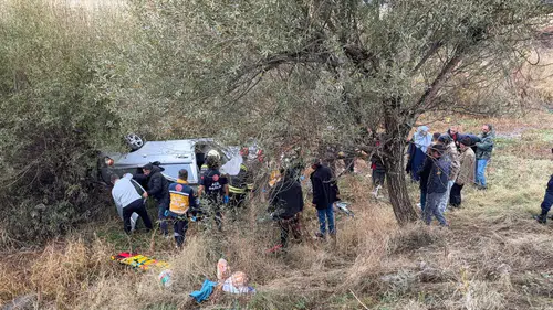 Konya'da otomobil, şarampole yuvarlandı: 5 yaralı
