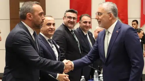 Konyalı müdür Bakan Işıkhan ile görüştü!