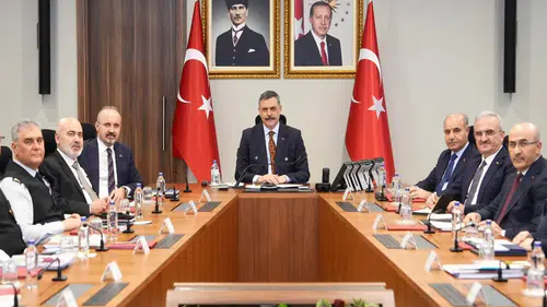 Bakan Çiftçi, birim amirleriyle bir araya geldi