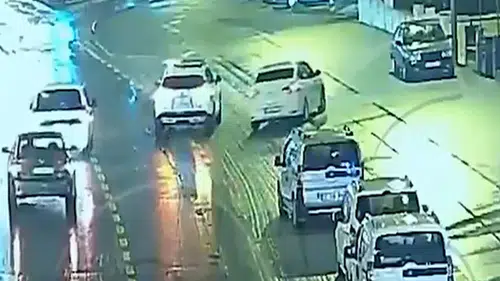 Kaldırıma çıkarak polisten kaçan aday sürücünün ehliyeti iptal edildi