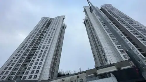 30'uncu kattan düşerek hayatını kaybetti