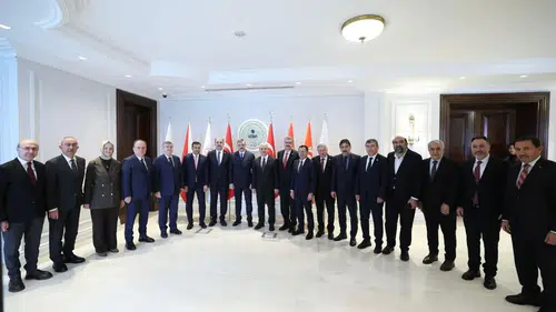 Konya heyeti Bakan Çiftçi'yi yalnız bırakmadı: Tam kadro hayırlı olsun!