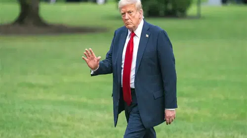 Trump: Grönland'a hastane gemisi göndereceğiz