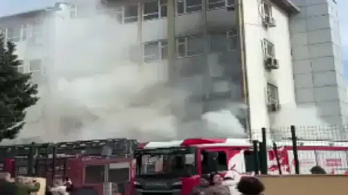 İlkokulda yangın çıktı; öğrenciler tahliye edildi