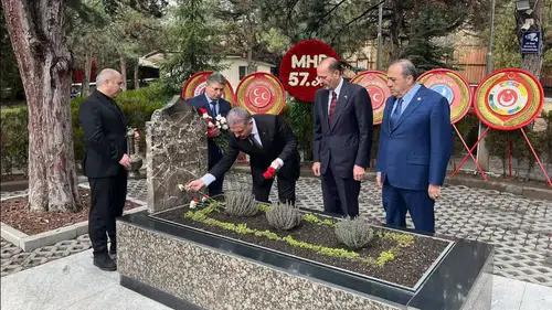 Başbuğ Alparslan Türkeş kabri başında anıldı