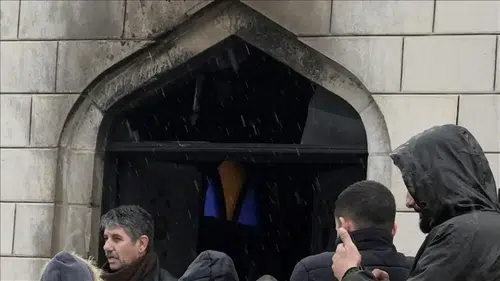 İsrailliler, Batı Şeria'da bir caminin girişini yaktı