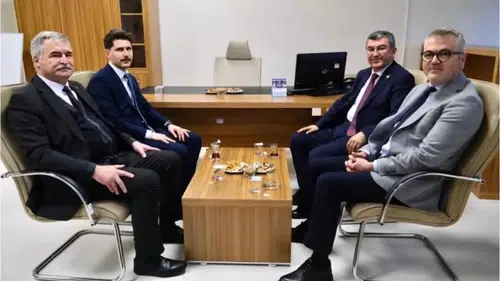 AK Parti heyeti devlet hastanesini ziyaret etti