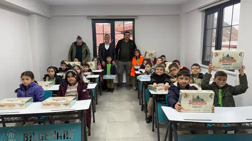 Konya Belediyesi çocuklara ücretsiz hediye dağıttı!