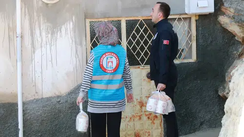 Konya'da Ramazan bereketi: 200 aileye her gün sıcak yemek!