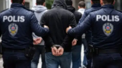 Uyuşturucu soruşturmasında 3 sözleşmeli er tutuklandı