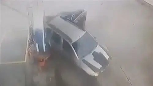 Akaryakıt istasyonunda kaza