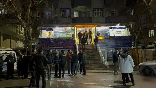 Kahvehane çıkışı silahlı saldırı