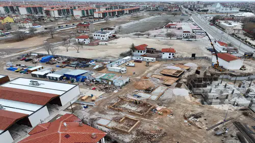 Türbe Arkası’nda tarihi dönüşüm devam ediyor