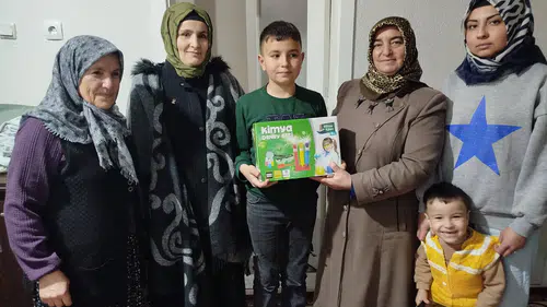 Konyalı kadın Başkan Ramazan'da kapı kapı gezip çocukları mutlu etti!