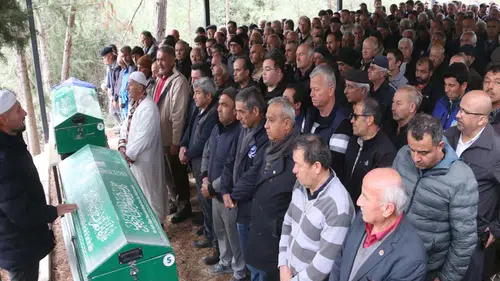 Muğla'da otomobilin, hafif ticari araçla çarpıştığı kazada ölü sayısı 3'e yükseldi