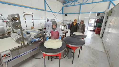 Konya’da kadın girişimcilerin başarı hikayesi: Yöresel lezzetler üretime dönüştü!