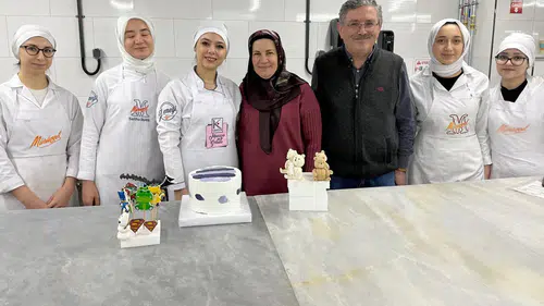 Bir ailenin hamurla yoğrulan yolculuğu: EBRAR UNLU MAMULLERİ!